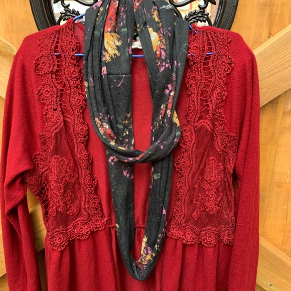🛍 2 for $40 🛍 Soft Lace Cardigan with Scarf - Picture 3 of 8